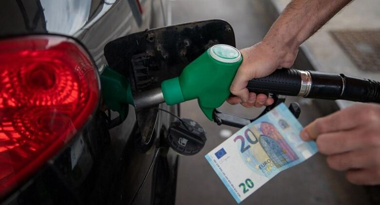 Photo of Λίγοι το γνωρίζουν: Έτσι μπορείς να γλιτώσεις μέχρι και 10 ευρώ σε κάθε γέμισμα στο βενζινάδικο