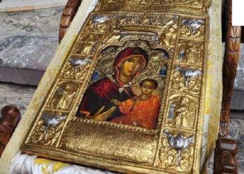 «Ελένη κοίταξε αριστερά!» Κάθε μέρα ποὺ ἔδινε Πανελλήνιες ἐξετάσεις,διάβαζε τὴν Παράκληση τῆς Παναγίας.