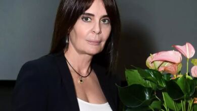 Photo of Ελληνίδα συγγραφέας είδε τα χείλη της να «σαπίζουν» μετά από πλαστική επέμβαση