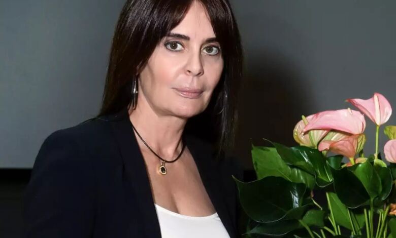 Photo of Ελληνίδα συγγραφέας είδε τα χείλη της να «σαπίζουν» μετά από πλαστική επέμβαση