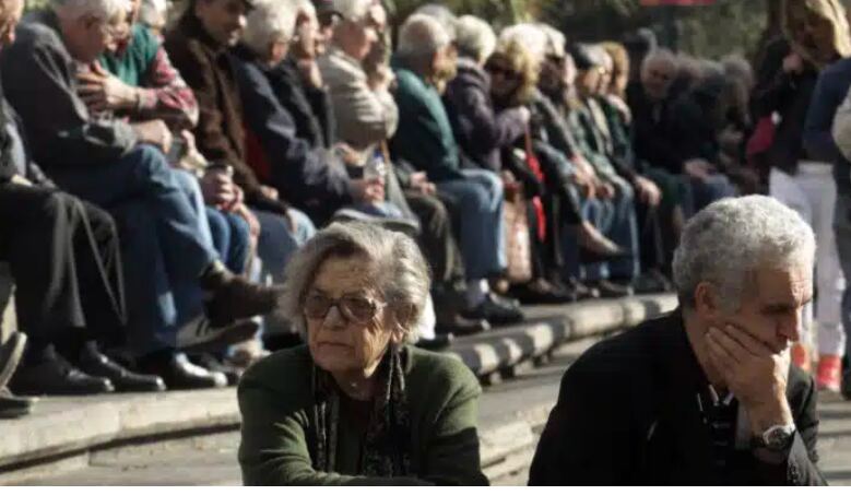 Άσχημα νέα για 930.000 συνταξιούχους