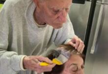 Photo of 92χρονος παππούς βάφει τα μαλλιά της γυναίκας του – Ο λόγος θα σας συγκινήσει