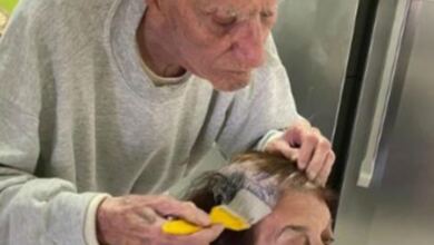 Photo of 92χρονος παππούς βάφει τα μαλλιά της γυναίκας του – Ο λόγος θα σας συγκινήσει