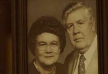Photo of Αυτή η γιαγιά πέθανε μετά από 67 χρόνια γάμου – Όταν ο ζωντανός σύζυγός της ανοίγει έναν παλιό τηλεφωνικό κατάλογο, ανακαλύπτει κάτι συγκλονιστικό!