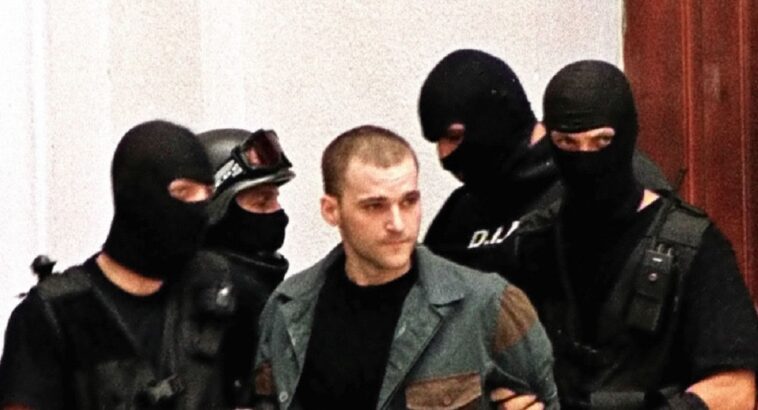 Photo of Κώστας Πάσσαρης :Τον έλιωσε η φυλακή – Δύσκολα αναγνωρίζεται