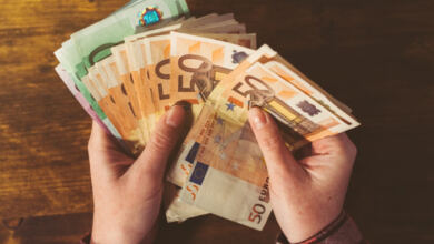 Photo of Τίμιος εργάτης βρήκε τσαντάκι με 3 εκατ. ευρώ σε μετρητά και κάρτες και το παρέδωσε