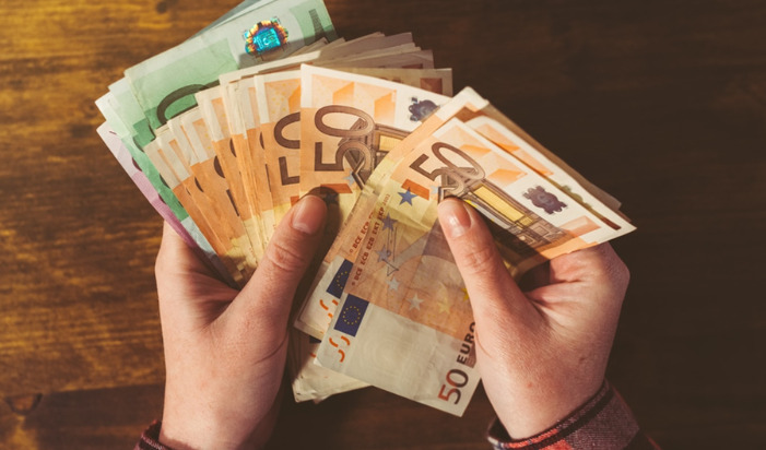 Photo of Τίμιος εργάτης βρήκε τσαντάκι με 3 εκατ. ευρώ σε μετρητά και κάρτες και το παρέδωσε