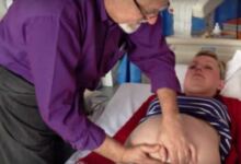 Photo of Γιατρός πιέζει την κοιλιά της εγκύου και της κάνει μαλάξεις για 2 λεπτά – Αυτό που συμβαίνει στη συνέχεια θα σας σοκάρει (Video)