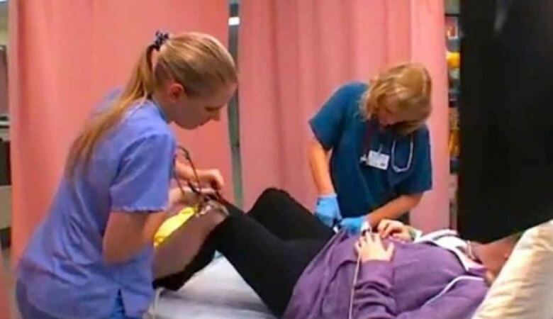 Photo of 26χρονη έγκυος πήγε στο νοσοκομείο ουρλιάζοντας από τον πόνο – Όταν της έκοψαν το παντελόνι έμειναν άναυδοι (Video)