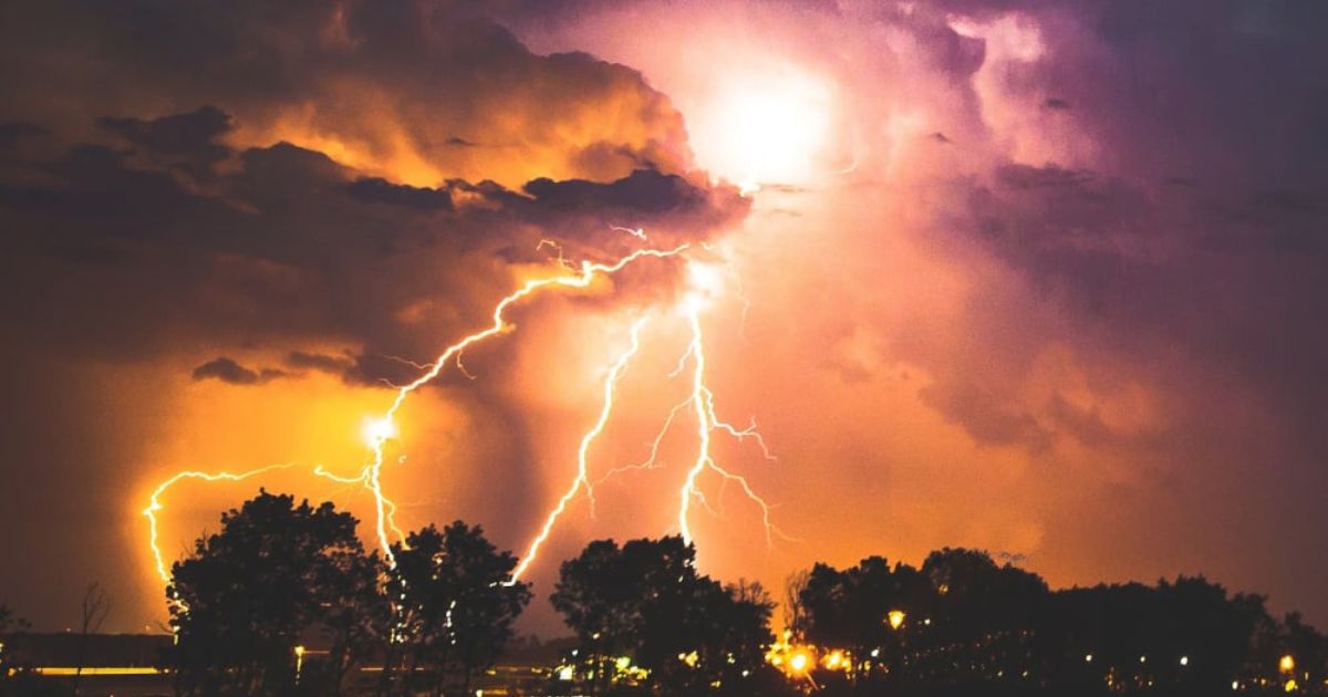 Έκτακτη προειδοποίηση Τσατραφύλλια: Ποιες περιοχές θα «χτυπήσουν» επικίνδυνες καταιγίδες σε λίγες ώρες