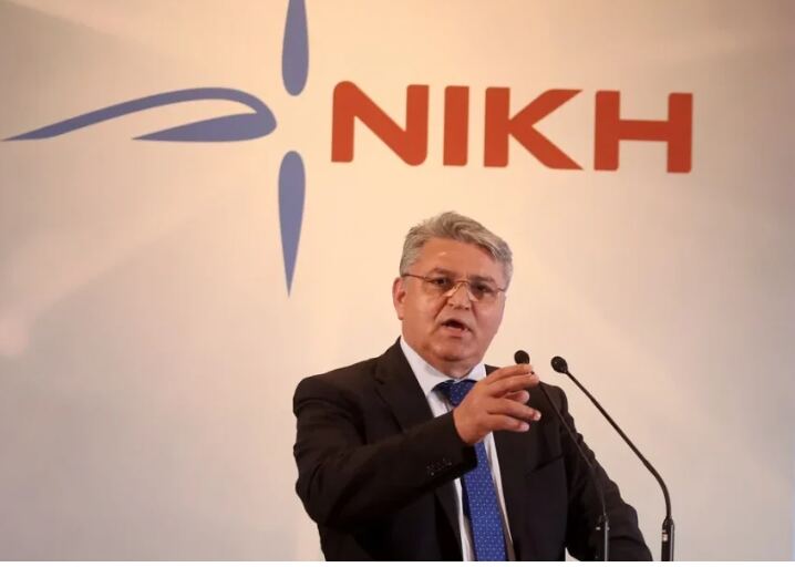 Νατσιός από Θεσσαλονίκη: Να επιστρέψουν στα σχολεία στολές, έπαρση σημαίας και εθνικός ύμνος