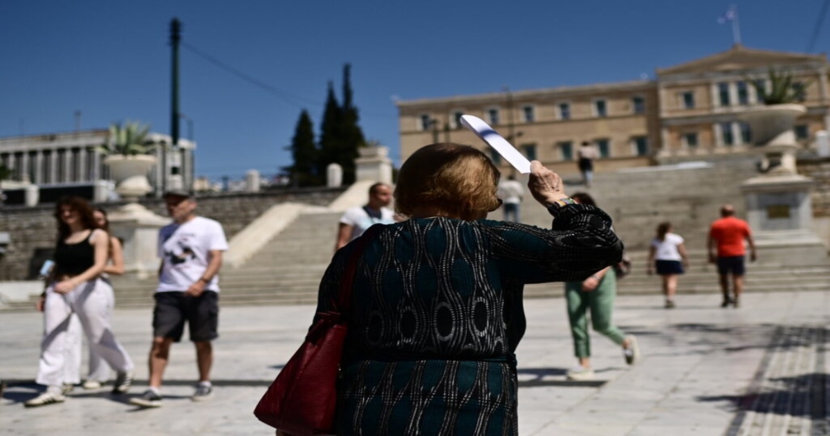 Δεν έχει τέλος ο καύσωνας: Οι 15 περιοχές με ακραίο θερμικό στρες – Πότε πέφτει η θερμοκρασία