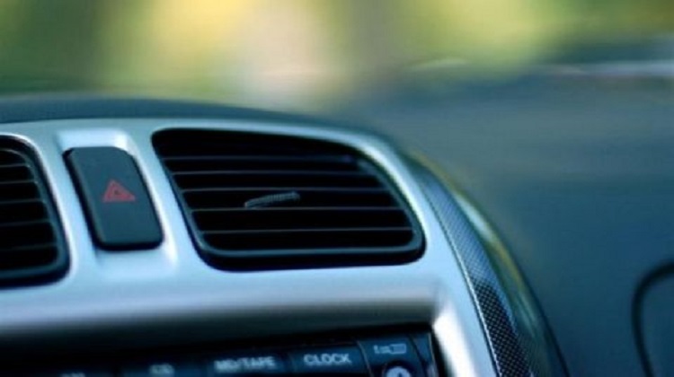 Photo of Γιατί δεν πρέπει να ανάβεις το κλιματιστικό αμέσως μόλις μπεις στο αυτοκίνητο – Ποιος ο κίνδυνος