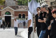 Photo of Σε λευκό φέρετρο ο 11χρονος Χρήστος: Υποβασταζόμενοι ο ηθοποιός και η πρώην σύζυγος του έφτασαν στην εκκλησία