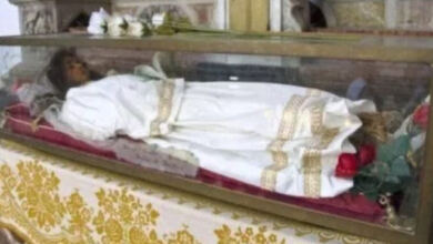 Photo of Εντυπωσιακά άφθαρτο το λείψανο της Αγίας Χριστίνας στη Βενετία – Φωτογραφίες