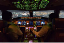 Photo of Εσείς γνωρίζετε γιατί χαμηλώνουν τα φώτα στα αεροπλάνα κατά την προσγείωση και την απογείωσή τους;