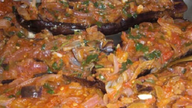 Photo of Μια συνταγή για μελιτζάνες ιμάμ, ένα πεντανόστιμο παραδοσιακό λαδερό φαγητό