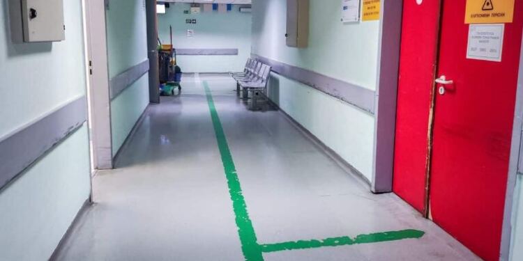 46χρονη γέννησε και πριν δει το παιδί της μπήκε στη ΜΕΘ