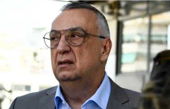 Μάχη για να κρατηθεί στη ζωή δίνει ο ψυχίατρος Δημήτρης Σούρας