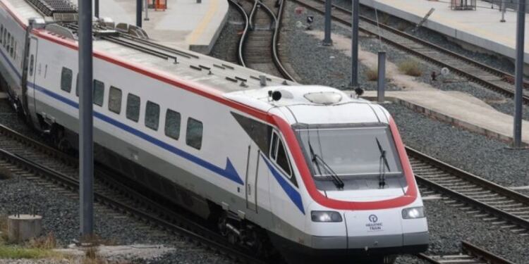 Συρμός του Προαστιακού παρέσυρε και σκότωσε γυναίκα στα Σεπόλια