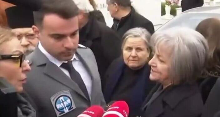 «Κακόψυχο αφεντικό σας»: Πήρε θέση για την ανάρτηση της η μητέρα του Βασίλη Καλογήρου