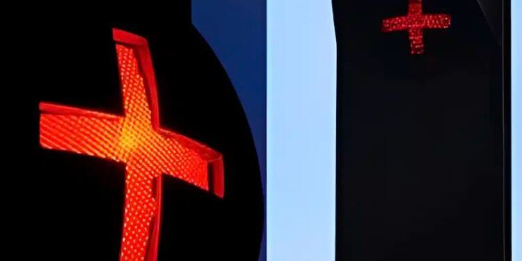 Τι σημαίνει ο ελληνικός σταυρός στα φανάρια – Τι πρέπει να κάνετε αν το συναντήσετε