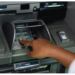 Μεγάλη προσοχή στα ΑΤΜ: Τι σημαίνει αν βρείτε κάποιο χαρτονόμισμα κοντά στο μηχάνημα