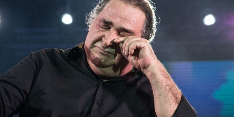 Βασίλης Καρράς: Αυτή ήταν η τελευταία του επιθυμία όπως την εξέφρασε λίγο προτού πεθάνει