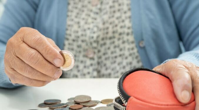 Συνταξιούχοι: Πώς θα δουν αυξήσεις έως 2,5% και επίδομα €250 τον Νοέμβριο 2025