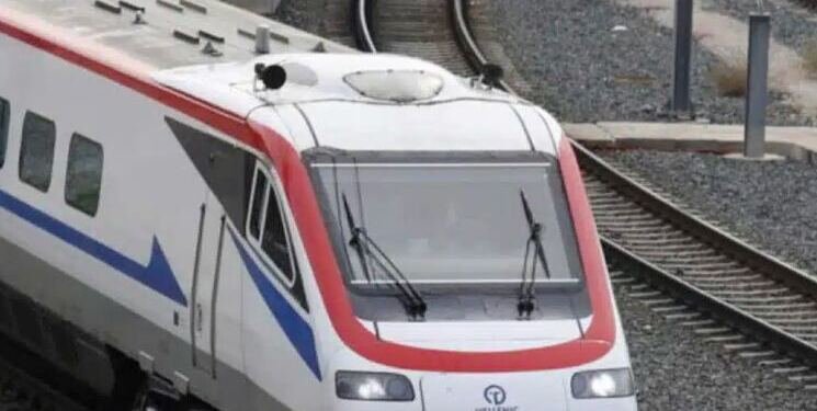Σουφλί: Τρένο παρέσυρε φορτηγό στο κέντρο της πόλης – Αναφορές για τραυματίες