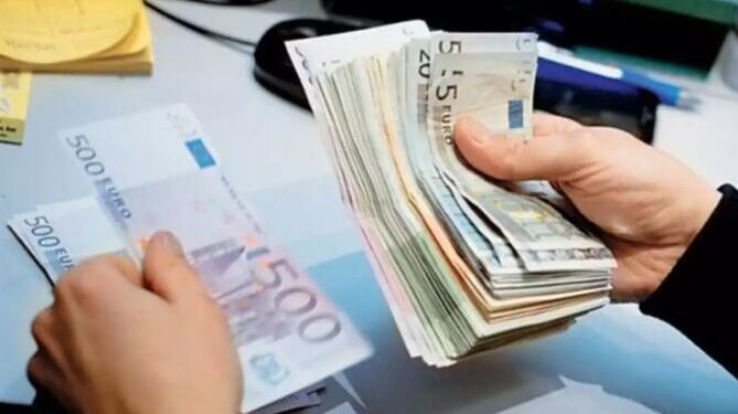 Επίδομα 200€ και δωρεάν ίντερνετ για δύο χρόνια- Ποιοι οι δικαιούχοι
