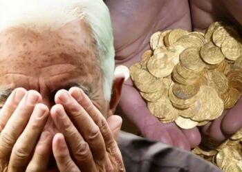 «Ανοίξτε, είμαστε από τη ΔΕΗ» – Σοκ για ηλικιωμένο, του έκλεψαν 663 χρυσές λίρες και πάνω από 20.000 ευρώ σε μετρητά