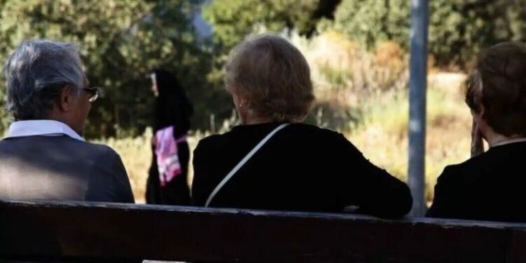 Πριν μια ώρα μαθεύτηκε και επίσημα: Καταπληκτικά νέα για όλους τους Έλληνες που είναι πάνω από 60 χρονών
