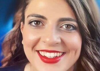 Το συγκινητικό αντίο των μαθητών της και τον συναδέλφων της 31χρονης εκπαιδευτικού και ορειβάτισσας που έχασε τη ζωή της στα Βαρδούσια