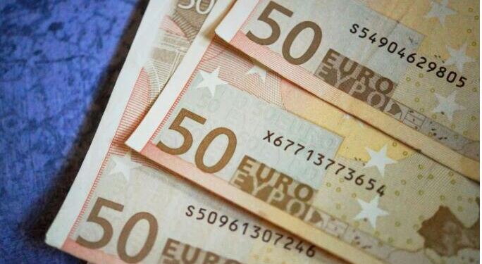 Επίδομα 500€ το μήνα: Ποιοι εργαζόμενοι το δικαιούνται