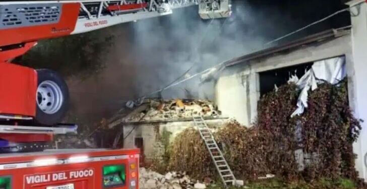 Τραγωδία: Τρεις Νεκροί Αστυνομικοί και 13 τραυματίες – Πήγαν να κάνουν έξωση και οι ένοικοι ανατίναξαν το σπίτι με αέριο