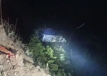 Τραγικό δυστύχημα με 16 μαθητές νεκρούς – Λεωφορείο έπεσε σε χαράδρα