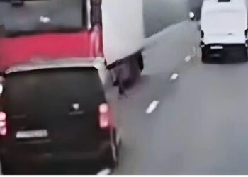 H εξήγηση πραγματογνώμονα: Γιατί το mini bus των οπαδών του ΠΑΟΚ έστριψε αριστερά πριν την σύγκρουση