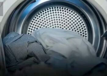 Τα πλυντήρια ρούχων διαθέτουν μια ειδική λειτουργία που βοηθά να στεγνώσουν τα ρούχα πιο γρήγορα