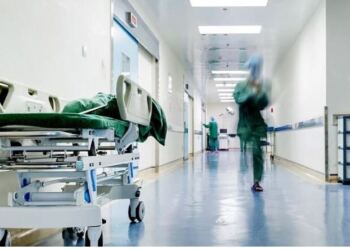 Στο νοσοκομείο ξανά η αγαπημένη τραγουδίστρια