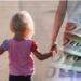 Επίδομα παιδιού: Οι αλλαγές που έρχονται στα ποσά το 2026- Παραδείγματα