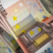 ΔΥΠΑ: 17.500 ευρώ σε νέους έως 29 ετών – Μέχρι πότε οι αιτήσεις