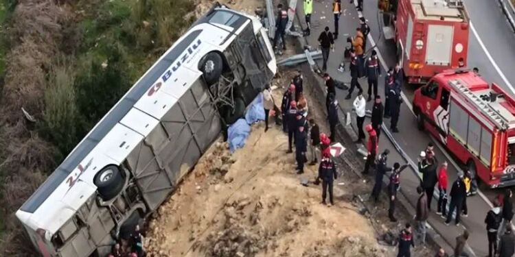 Τροχαίο δυστύχημα με λεωφορείο, 9 νεκροί, 26 τραυματίες