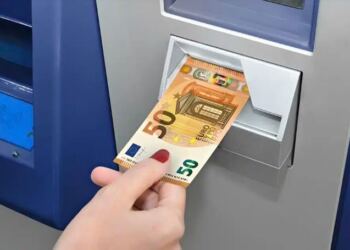 Κοινός λογαριασμός-παγίδα: Ποιος παίρνει τα λεφτά μετά τον θάνατο
