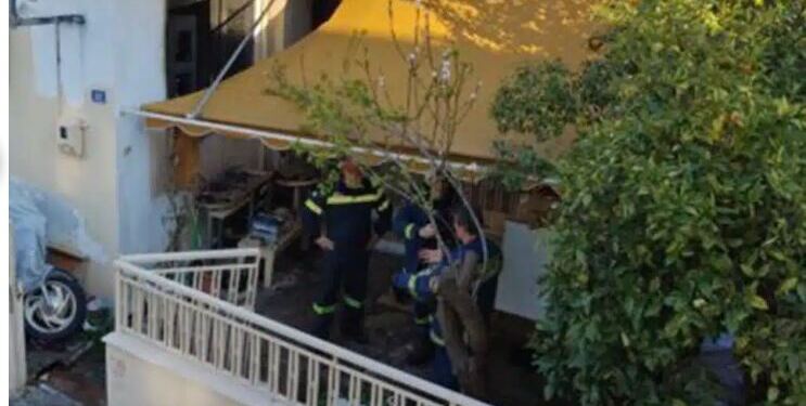 Μαθεύτηκε όλη η αλήθεια για μάνα και κόρη που βρέθηκαν νεκρές ανήμερα 25ης Μαρτίου μέσα στο σπίτι τους – Η μοιραία συσκευή