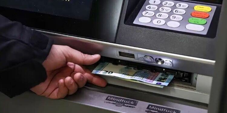 Έρχεται «χρυσό» πακέτο πληρωμών 1,3 δισ. ευρώ – Ποιοι βλέπουν λεφτά στους λογαριασμούς τους