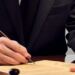 Ποιος παίρνει την περιουσία όταν δεν υπάρχει διαθήκη; Η «κληρονομική πυραμίδα» και οι εκπλήξεις της διαδοχής