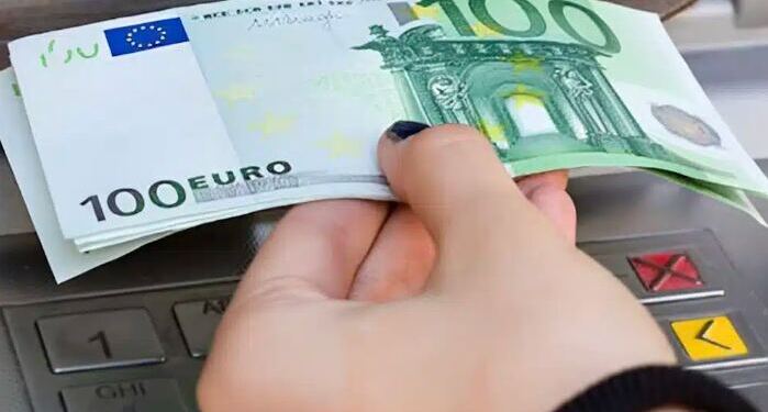 Έκτακτο επίδομα στις γυναίκες – 700 ευρώ εφάπαξ, χωρίς να κάνεις τίποτα – Ποιες το παίρνουν