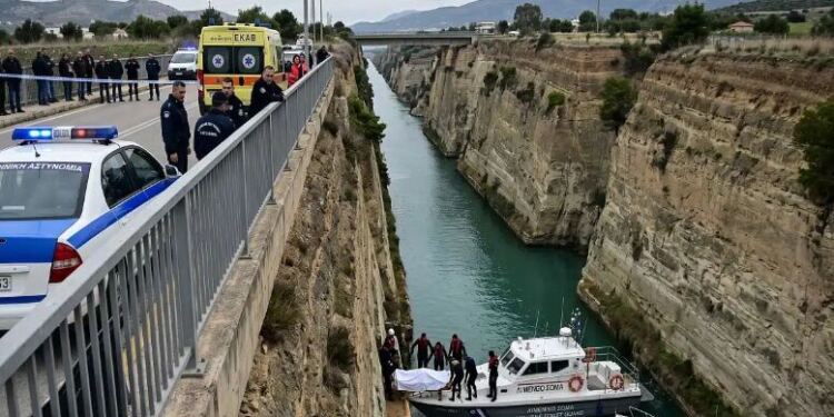 «Πάγωσαν» με την ταυτότητα της 17χρονης που βρέθηκε να επιπλέει νεκρή στον Ισθμό – Τι είχε συμβεί 24 ώρες πριν;