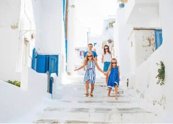 Με 600 εupώ ακτοπλοϊκά και 15 ευρώ τη χωριάτικη, δεν ξαναπατάω το πόδι μου στις Κυκλάδες…